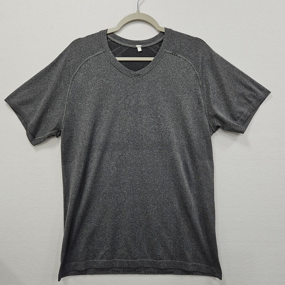 Lululemon Metal Vent Tech‎ Shirt Mens L Gray V Neck Short Sleeve Active Stretch
